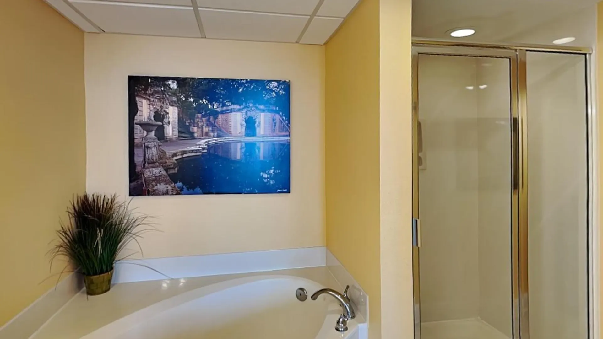 Emerald Beach 1825 Panama City Beach Apartment